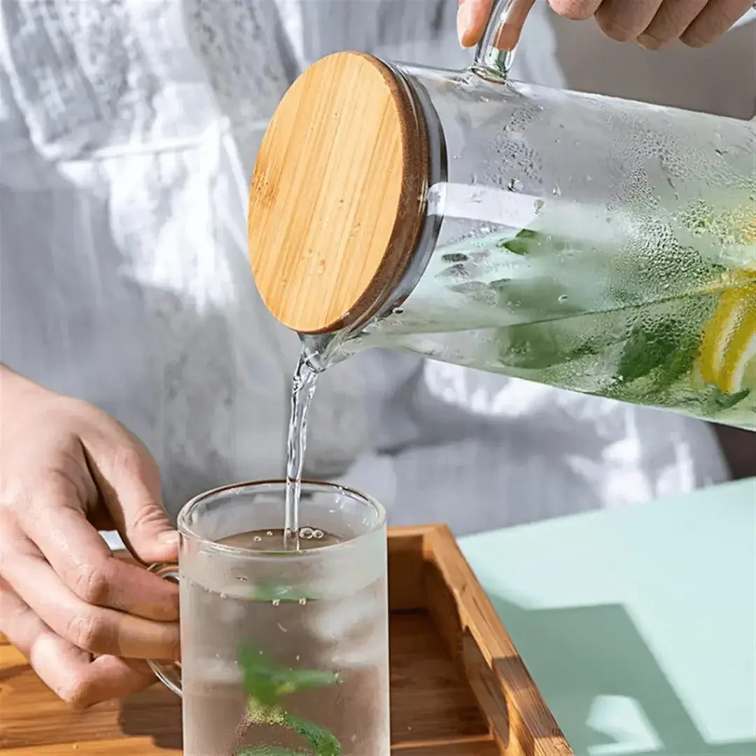 Jarra de Vidro com Tampa de Bambu